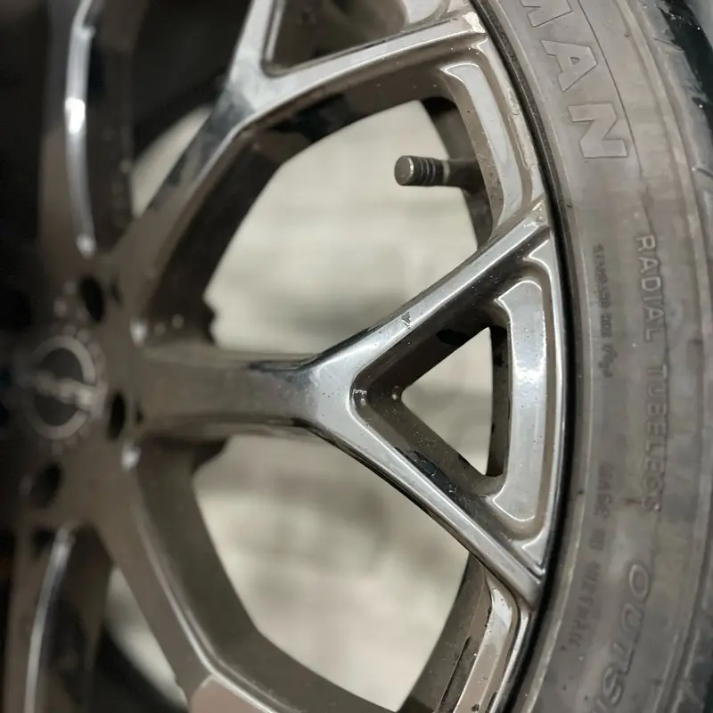 EL99 Black Element Wheel - High-Performance Radial Tubular Design for Enhanced Stability and Durability