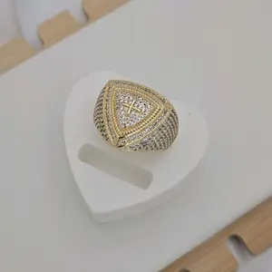 045 anillo de hombre Gold plated