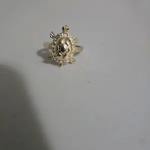 Anillo de Tortugas for Damas - Gold-Tone Turtle Design Ring withDetails