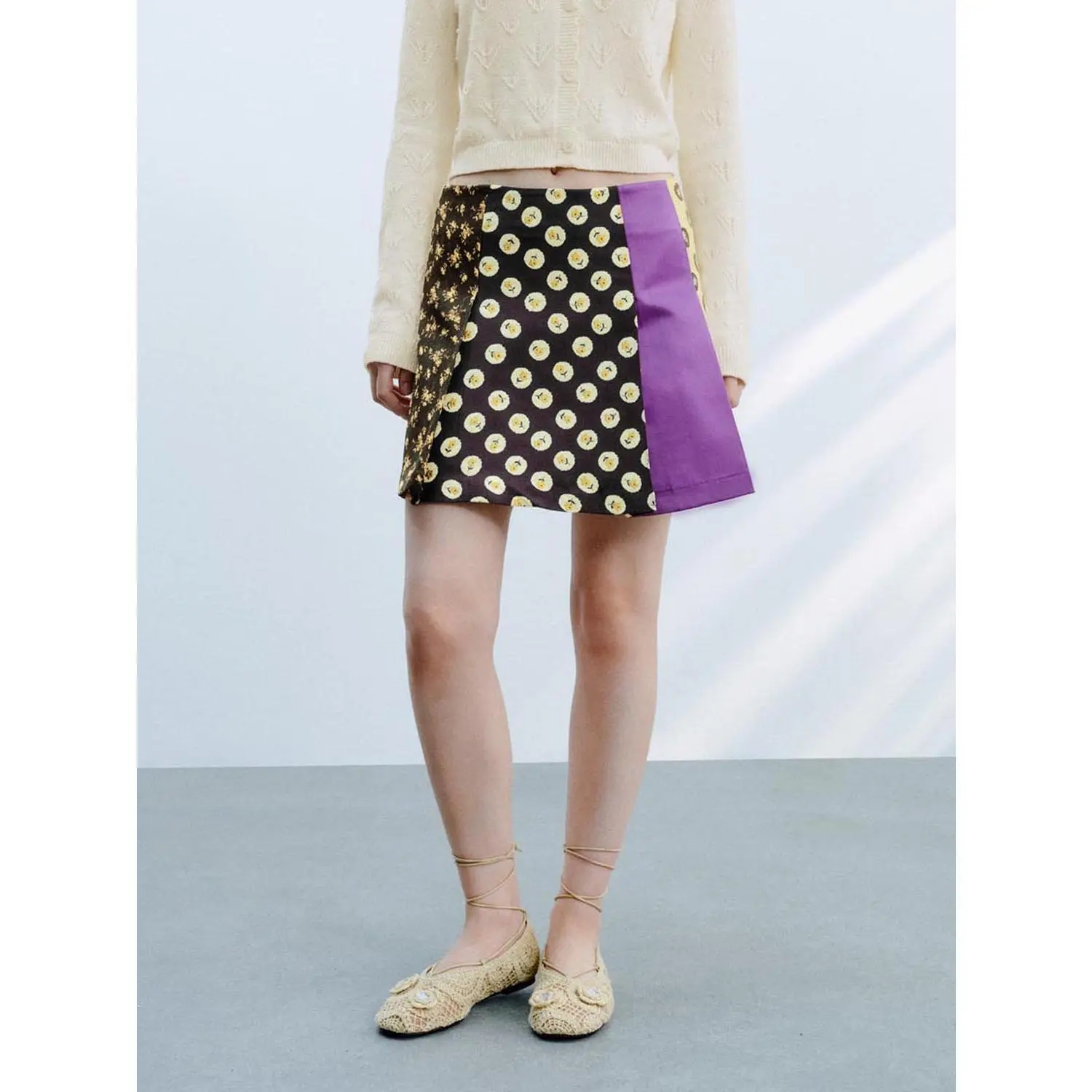 URBAN REVIVO Women's High-Waist A-Line Mini Skirt, Color Block Patchwork Jacquard Fabric with Sequin Panel, Multi-Color, 100% Polyester Skirts