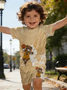 Cartoon bear with basketball print short-sleeve set for infants aged 31 months, Toddler, casual kids' clothing for babies, T-shirt suitable for daily and outdoor sports, 100% polyester, a perfect gift for infants!