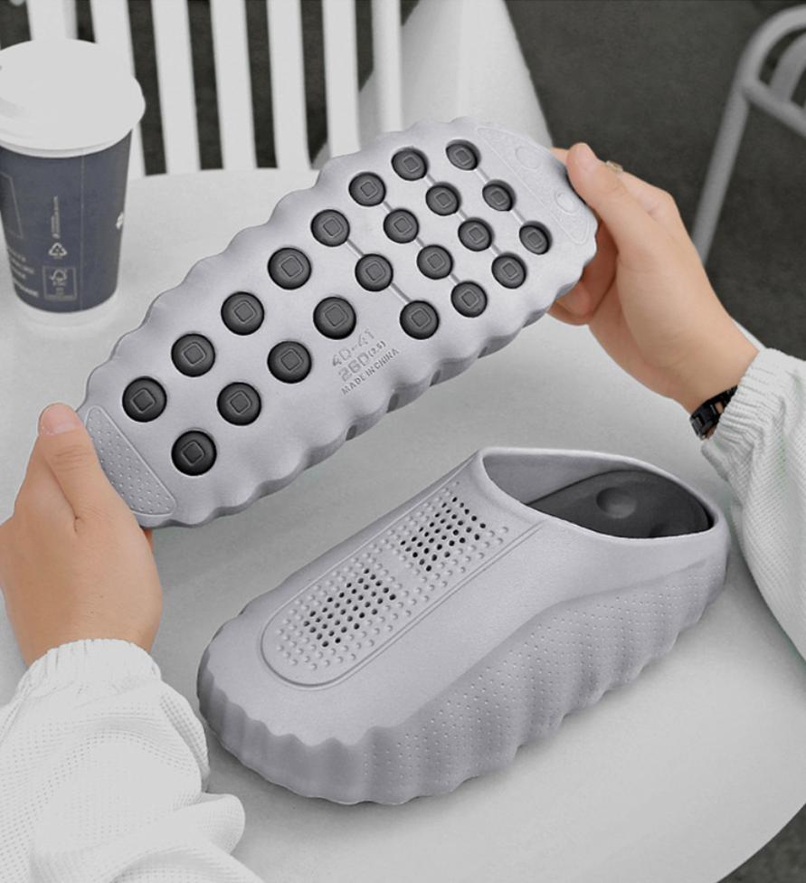 Couple Style Closed-Toe Slides with Thick Sole — Lightweight, Soft Non-Slip Soles, Wear-Resistant; Suitable for Home/Shower Use and Casual Outdoor Wear