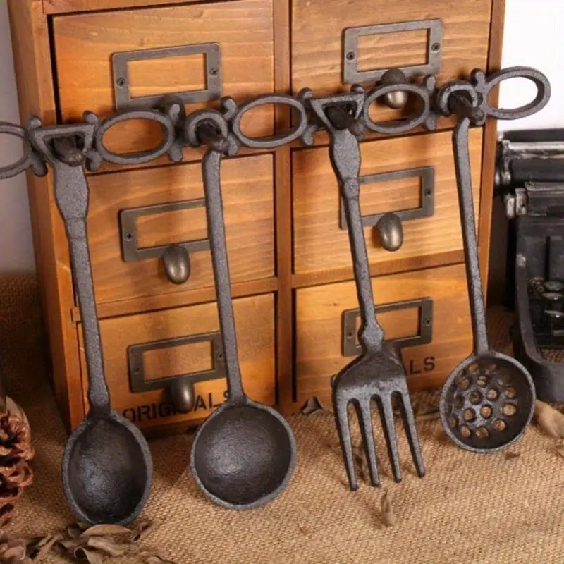 Vintage Cast Iron Spoon Fork Wall Decor Set, Farmhouse Garden Art, Kitchen Decoration Gift, Rustic Home Accent Cute Utensil Wall Art for Home, Unique Gift for Cooking & Gardening Lovers, Cottagecore Vibe, Farmhouse Porch Decor