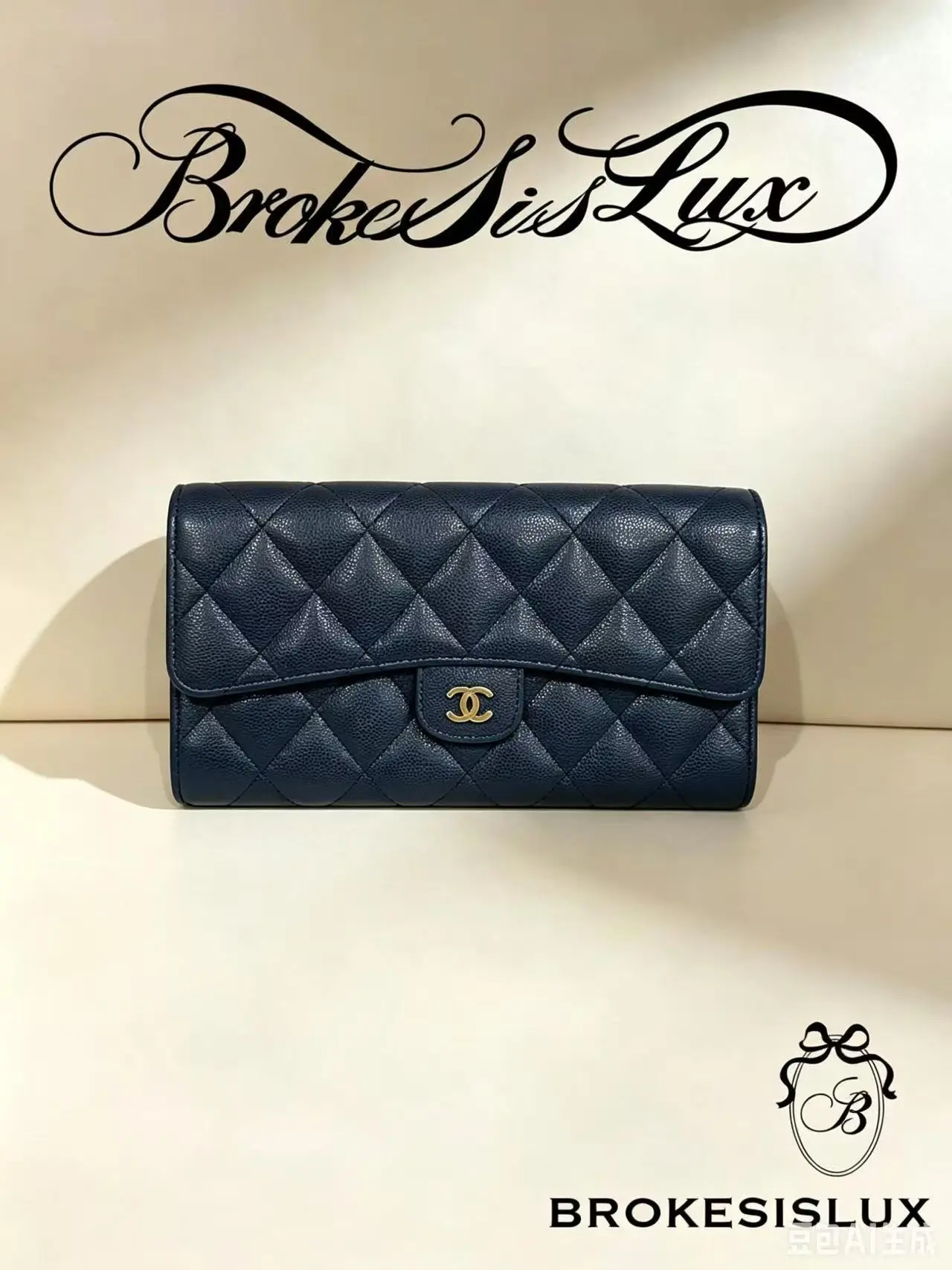 Pre-owned CHANEL Dark Navy Caviar Quilted Elegant Fashion Long Wallet Gold CC Twist Lock, Trifold Small Leather Card & Cash Purse, Elegant Fashion Wallet