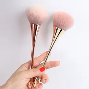 Cute Tiny Waist Makeup Brush Squad Soft Bristles ForDreamy Blush Powder Small Waist MakeupBrushesBlush Powder Soft BristlesIt Is Suitable for Applying Foundation Blush Contour Powder or Bronzer Meeting the Needs of Daily Makeup Looks