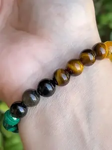 The yellow crystal Dongling stone peacock stone bracelet is suitable for daily wear, vacation dates, and other occasions, and is also a surprising and exquisite small gift.