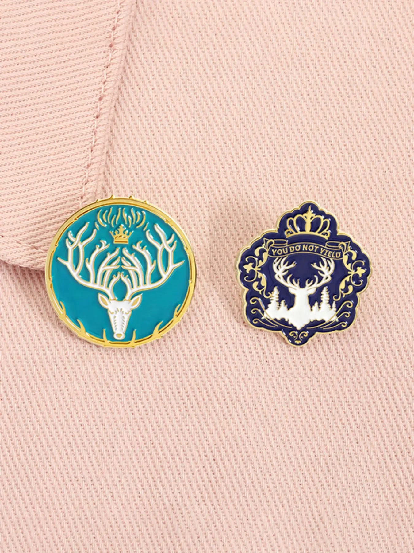 2 Piece Set Throne of Glass Fantasy Novel Enamel Lapel Pins Funny Quote You Do Not Yield Bookish Feminist Alloy Brooch Lapel Backpack Badge Fashion Jewelry Accessories Gift for Friends