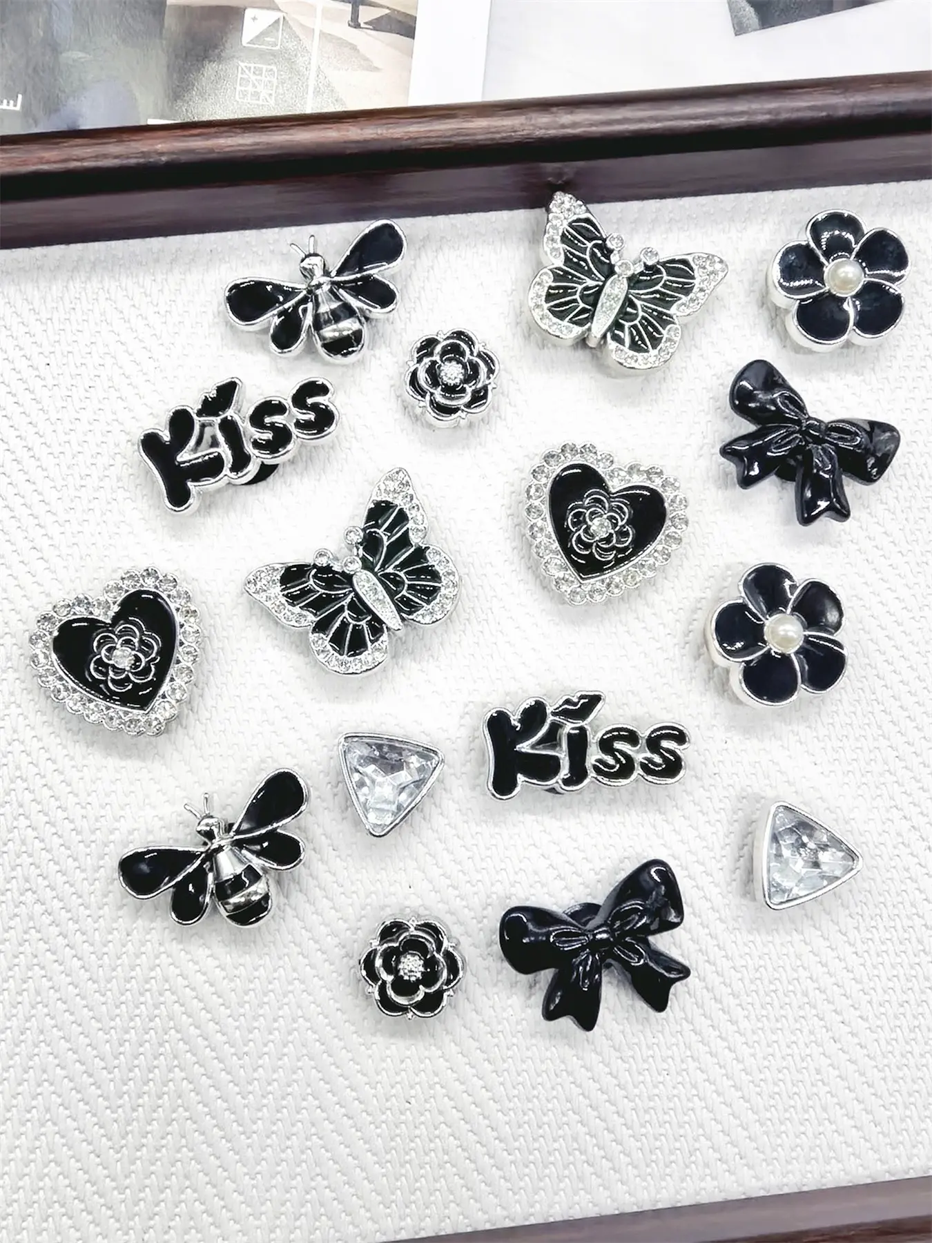 16PCS Retro Black Silvery Butterfly Bees ABS Shoe Charms, Shoe Charm Set, Punk Chains DIY Decorations Bling Rhinestone Flower Star Clog Shoes Buckles Accessories Removable Bowtie Shoe Clips Ornaments Women Bubble Slides Sandals Garden Shoes Decor
