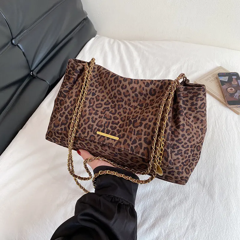SAMIOL Ladies Vintage Leopard Print Hobo Bag - Oversized Soft Fabric Double-Layer Metal Chain Top-Handle Crossbody Shoulder Bag with Large Storage for Vacation, Street-Wear Adjustable Strap Lightweight Casual Handbag Fashion Leopard Pattern Tote