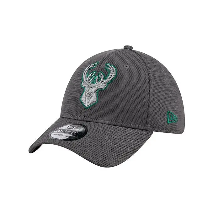 New Era 39Thirty Mesh Milwaukee Bucks Flex Hat