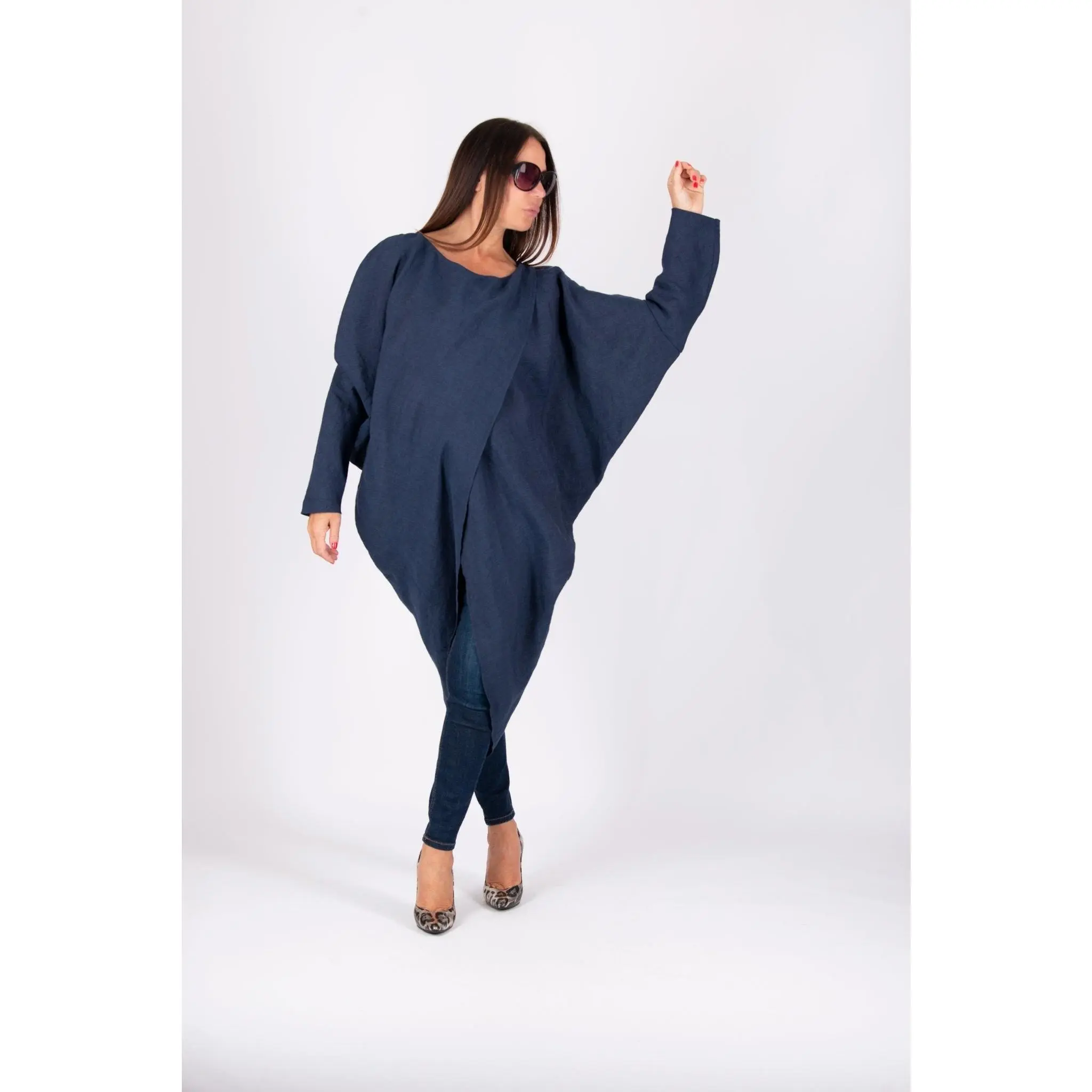 Linen Tunic FABIANA - This tunic is ideal for creating effortlessly chic looks, whether paired with tailored pants or leggings