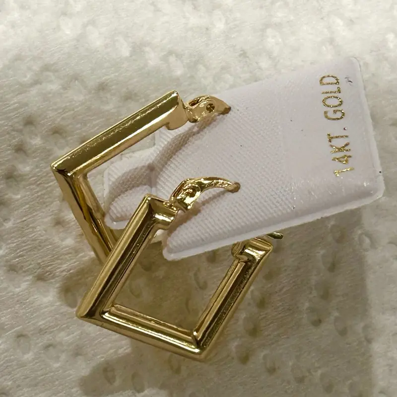 Rectangle Earring 14k gold .