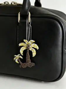 Tropical palm tree beaded bag charm, beach-themed long string beaded pendant, ideal for decorating handbags, multifunctional, can be used as a bag charm, luggage tag decoration, or backpack accessory