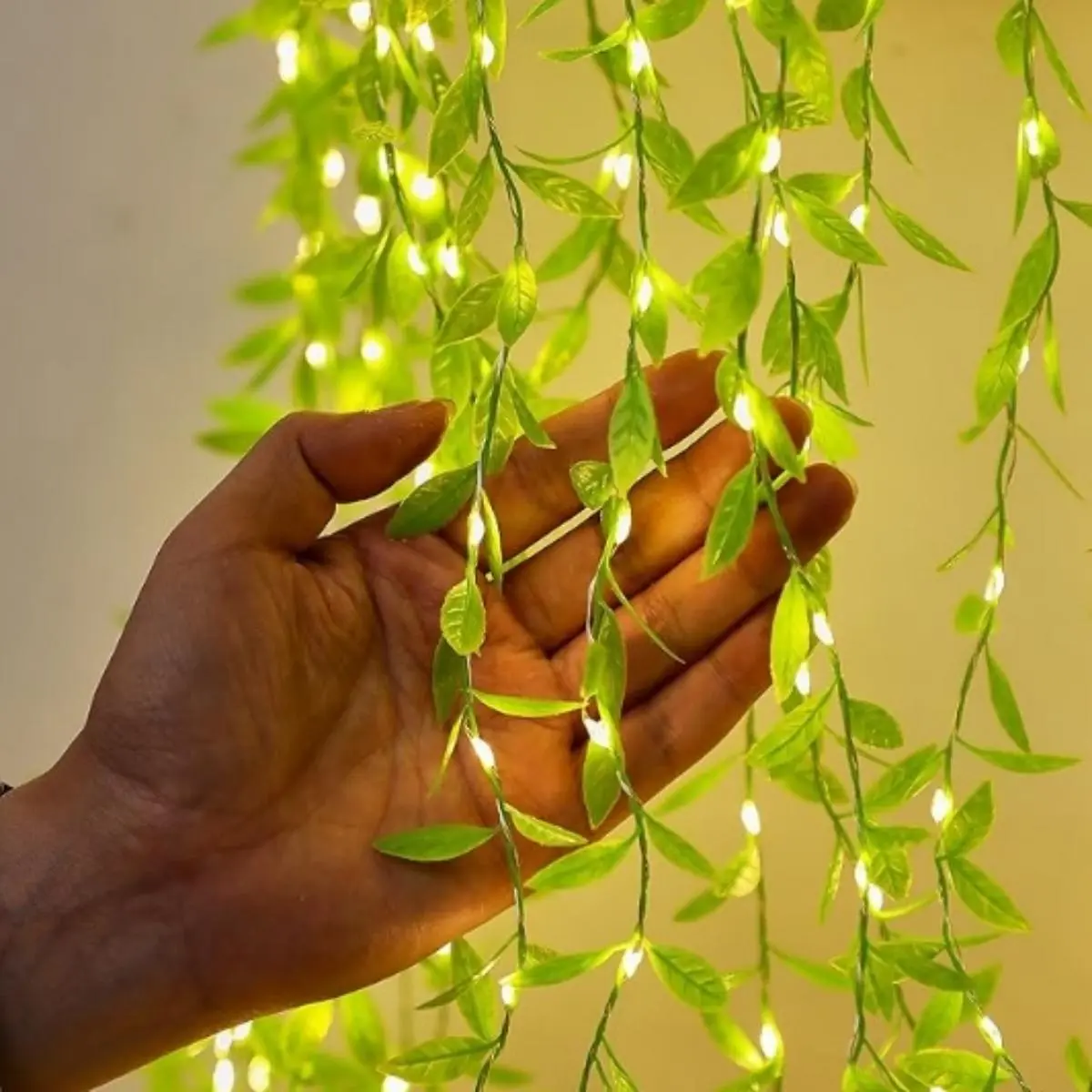 USB Powered Willow Leaf LED String Lights, 100LED Atmosphere Light, Willow Leaf Fairy Light, Decorative Light for Christmas Tree, Terrace, Wedding Party Gifts, Bedroom, New Year, Versatile Decoration, Customize Atmosphere, Inviting, Atmosphere Lighting