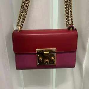 Pre-owned GUCCI GG Red&Pink Padlock Crossbody Bag