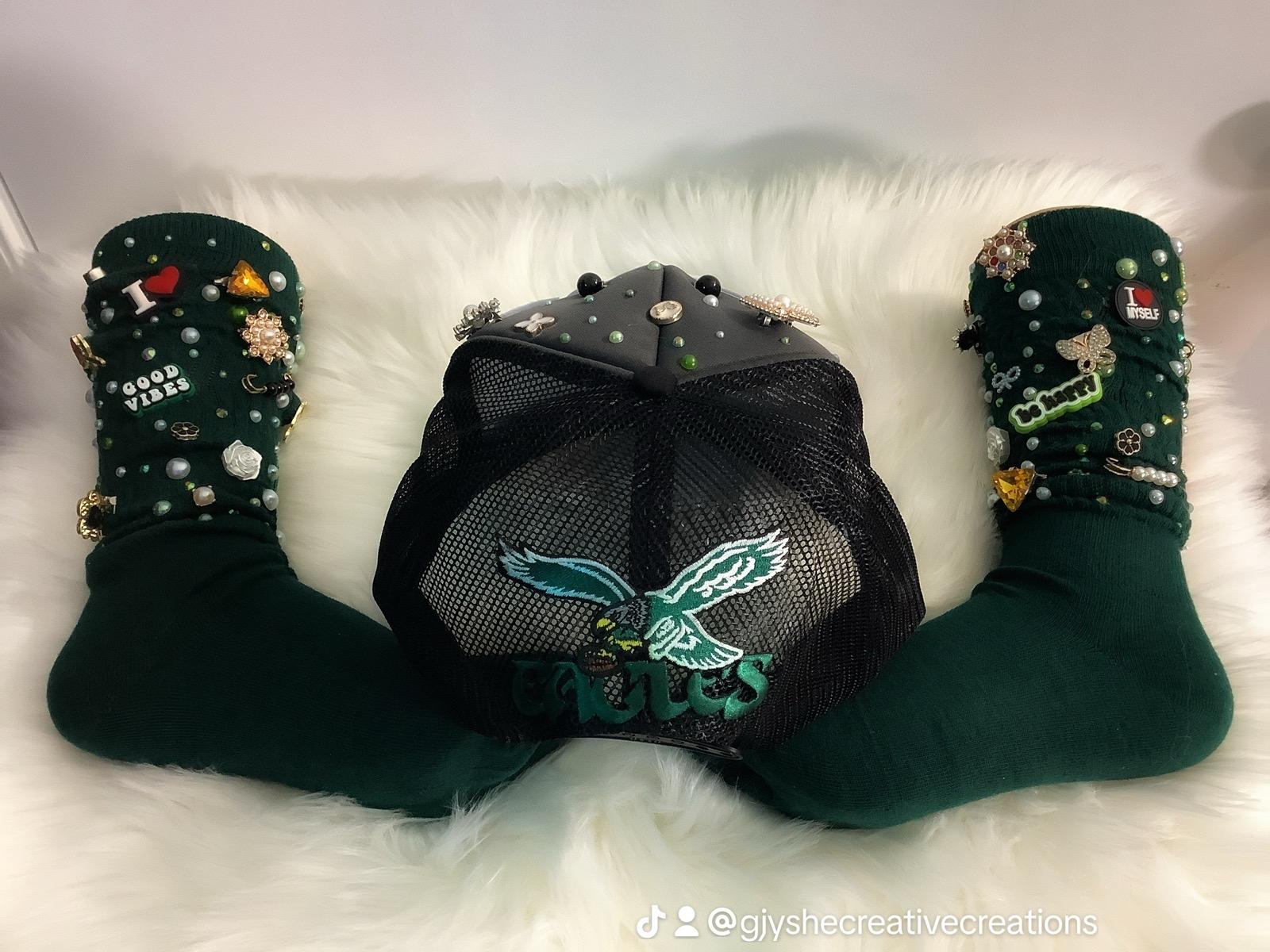 PATCHWORKZ: Eagles theme fun/charm Otto trucker hat with matching Eagles theme fun/charm socks.