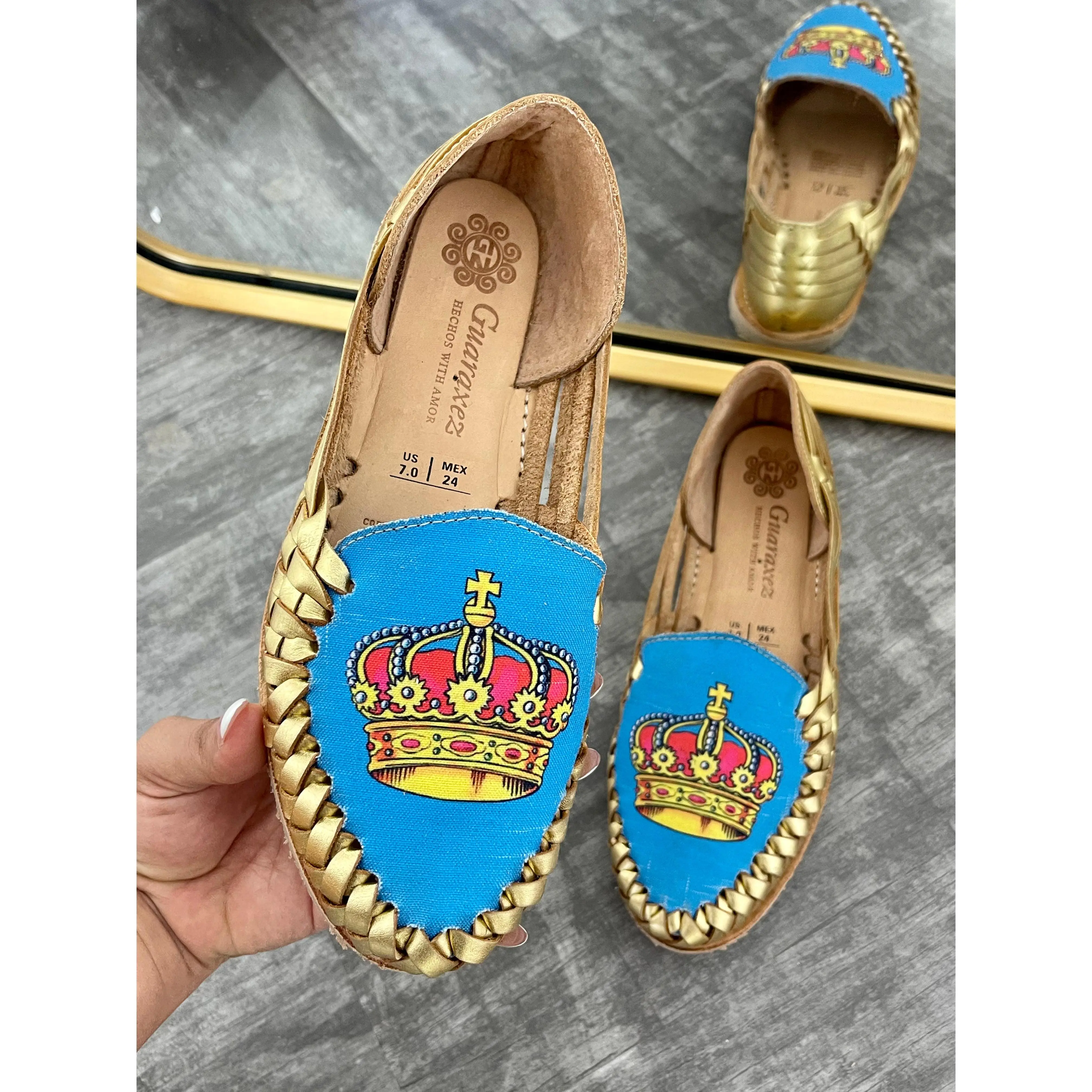 La Corona Huaraches La Corona Huaraches