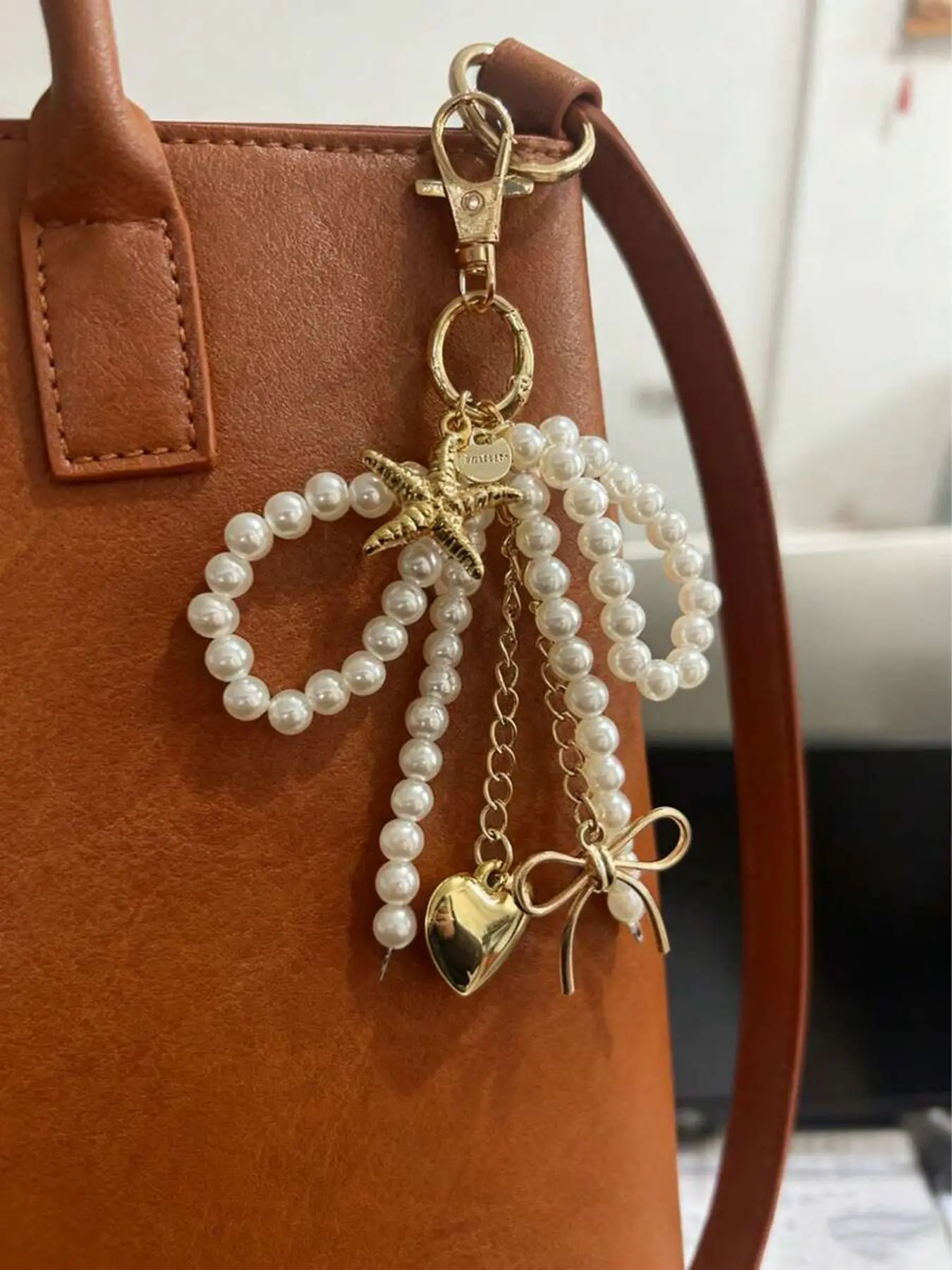 Gentle style pearl bead bag decoration, Bag Charm Keychain, starfish love bow decoration, light luxury texture exquisite style fashion decoration, lightweight and easy to carry, Fashion Bag Charms, Trendy Bag Charms, Bag Accessories Charms
