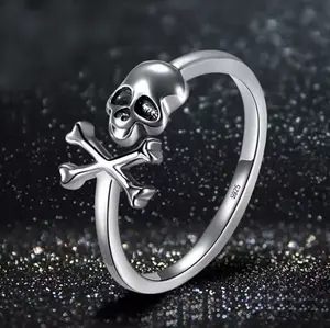 Classic 925 Sterling Silver Skull & Bones Vintage Cocktail Ring (Size 6-8)