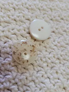 23mm White Grass Resin Two Hole Button