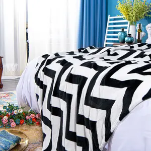 Waved Pattern Flannel Blanket, Soft Lightweight Warm Throw Blanket, All Season Breathable Comfortable Blanket, Portable Napping Blanket for Home Couch Bed Sofa,Travel,Camping,Car,Office,Air-conditioned Room,Halloween Decor Accessories