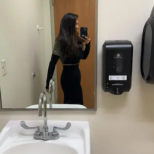 Product Review of Halara UltraSculpt High Waisted Tummy Control Pocket Shaping Training Leggings  #TikTokShopHolidayHaul from H**4