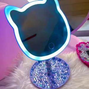 Led Kitty Vanity Mirror