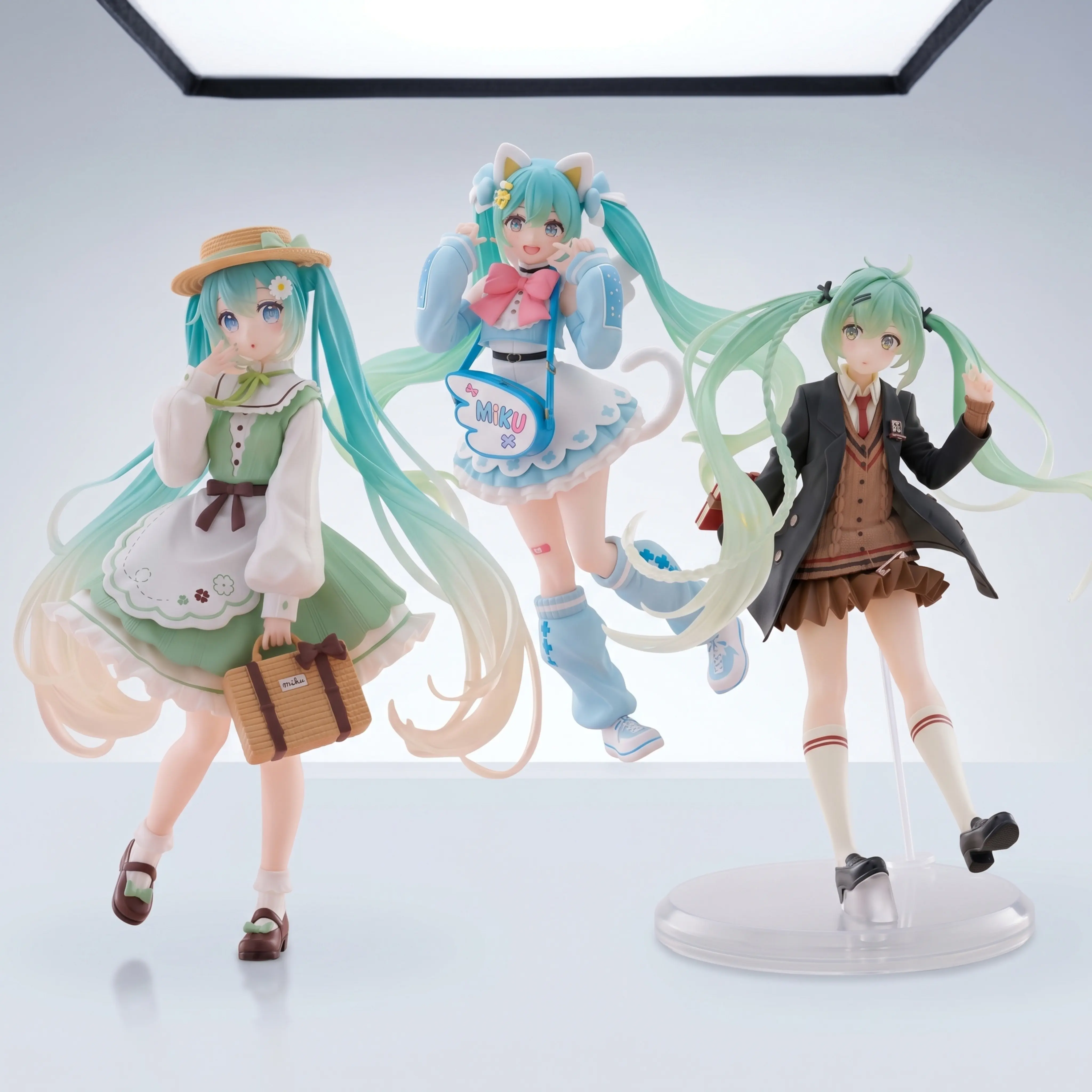 18cm Hatsune Miku Fashion Series Preppy/Fancy/Country PVC Anime Figure Official Figurine Collectible Model Table Ornament Fan Collection Holiday & Birthday Gifts