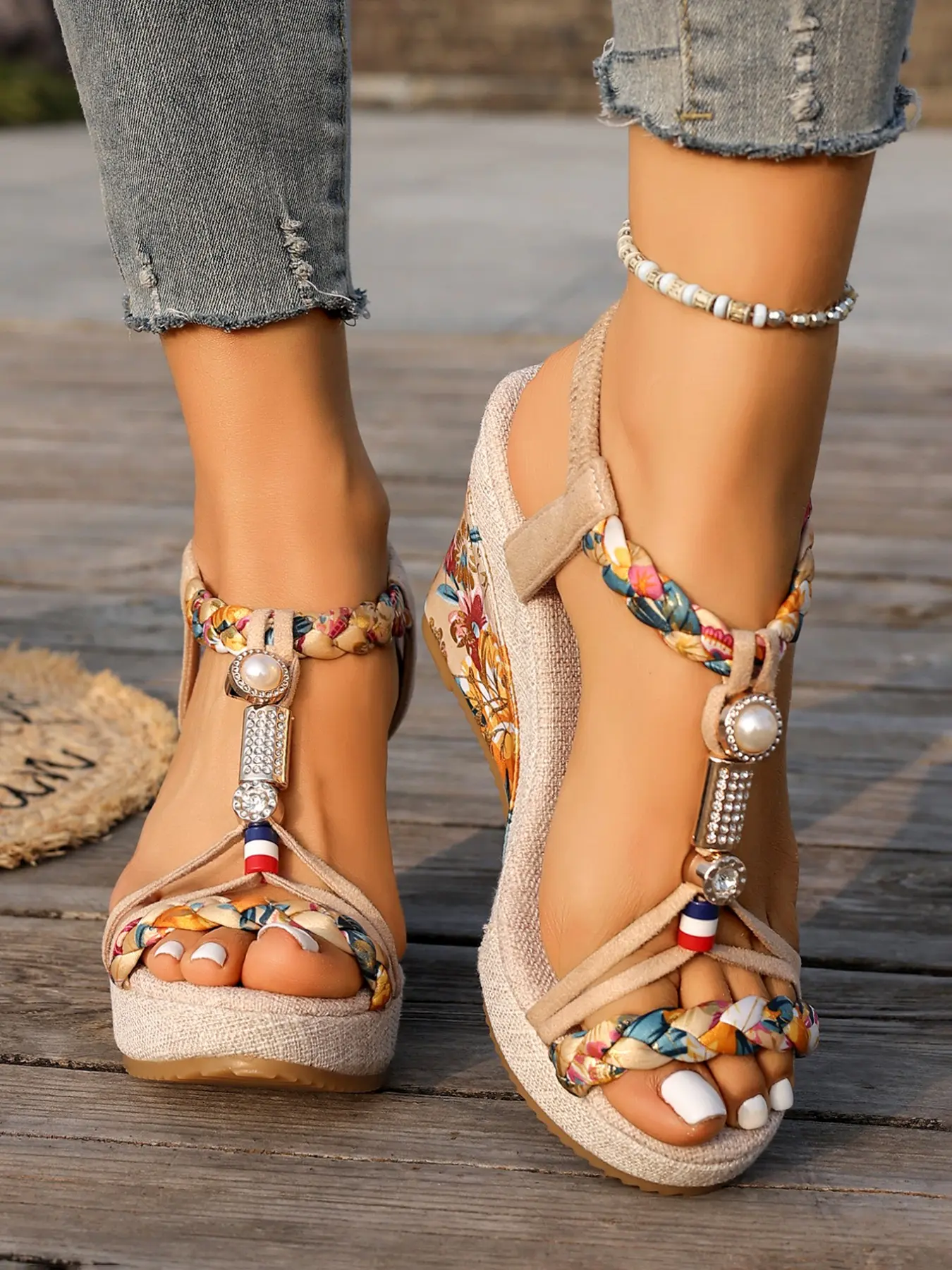 Boho Style Woven Wedge Sandals for Women, Rhinestone Pearl T-Strap Thick Sole Platform Beach Shoes, Vacation Casual Footwear, Elegant Floral Sandals, Bohemian Style Sandals, Floral Wedges
