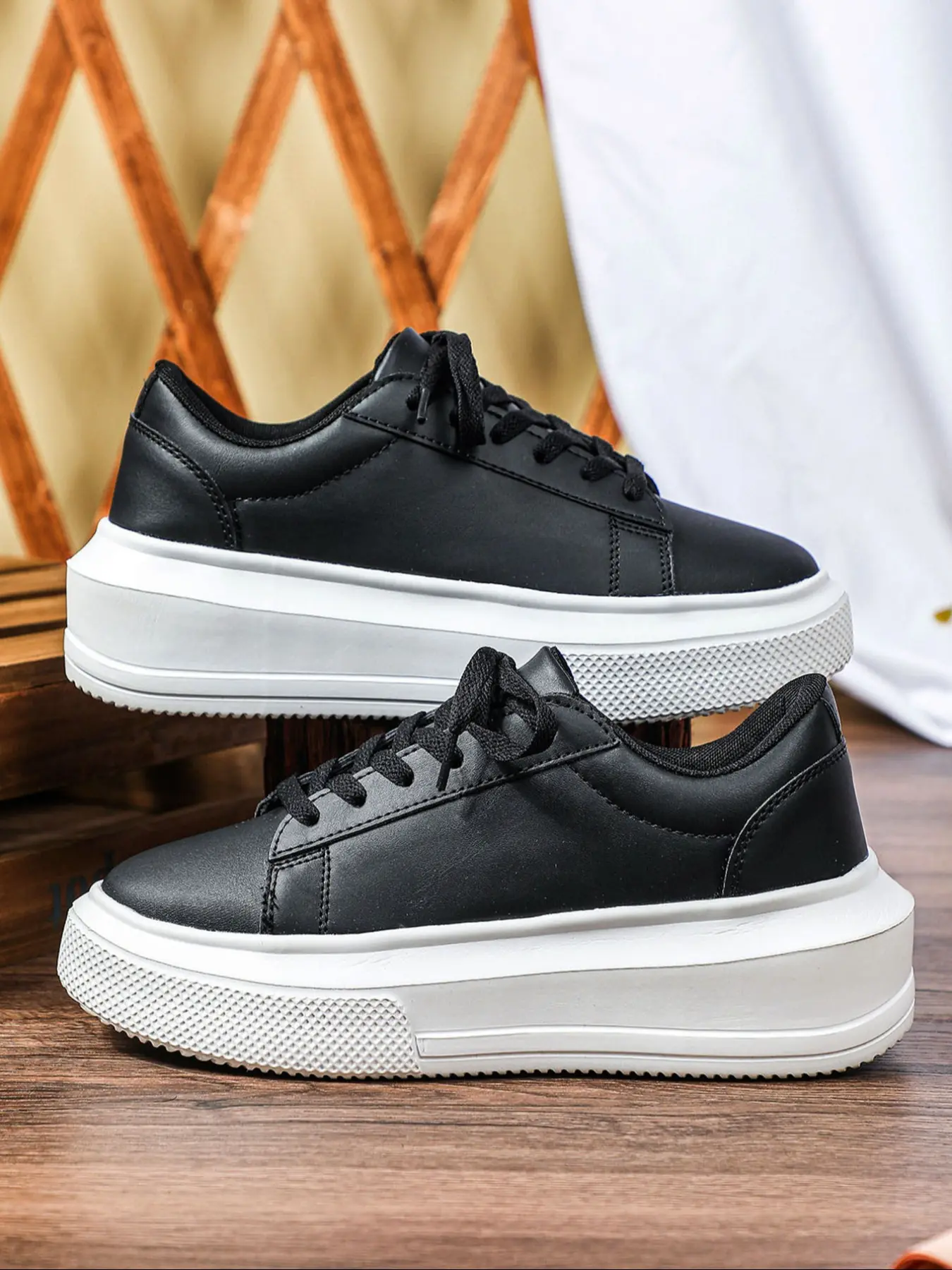 Men's New Fashion Casual Couple Sneakers, Trendy Walking Sneakers, Thick Soled Sneakers, Comfortable Breathable Thick Sole Low Top Lace-Up Skate Shoes, Walking Shoes, Sports Shoes for All Seasons