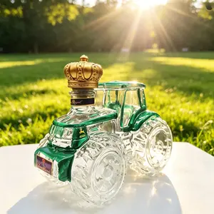 350ML Tractor Whiskey Decanter, Unique Farm Bar Decor, Ideal Holiday Gift for Whiskey Fans & Farmers, Cool Home Bar Upgrade
