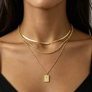Layered Cross Necklaces for Women，Gold Layered Necklaces for Women，Exquisite Cross Pendant Necklace, Religious Belief Jewelry Gift Necklace