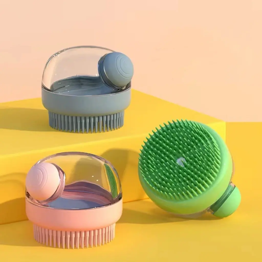 Easy pet Bath Brush for Dogs and Cats - Gentle and Effective Pet Bathing Tool