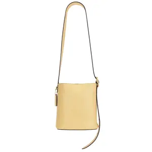 Coach Bleecker Bucket 21 in Vanilla