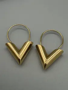 Pre-owned Louis Vuitton Essential V Pierced Earrings Gold Tone Heart Shaped Design with Authentic Louis Vuitton Pouch