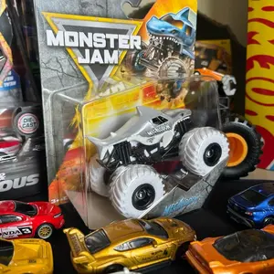 Spin Master Monster Jam Megalodon Diecast 1:64 Monster Truck White Black