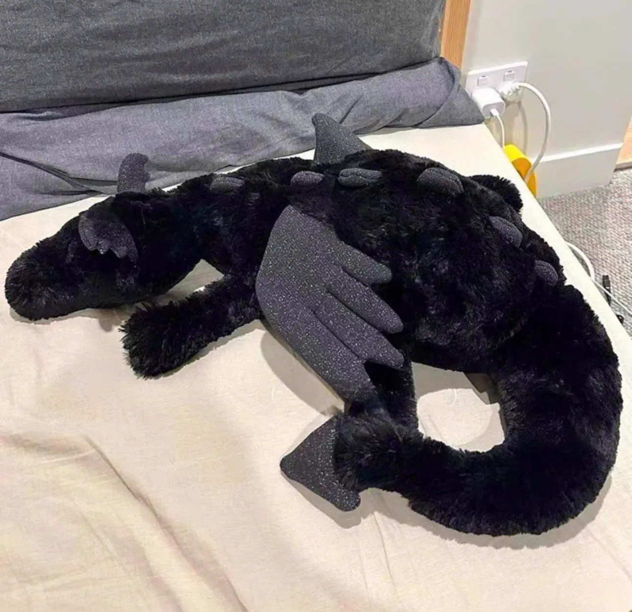 Jellycat Onyx Dragon - Soft and cuddly
