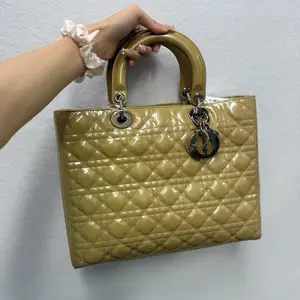 Pre-owned france Crossbody Bags Dior — "Milk Tea" Beige Patent Leather Lady Dior (7 Grid)（SZ H06091）