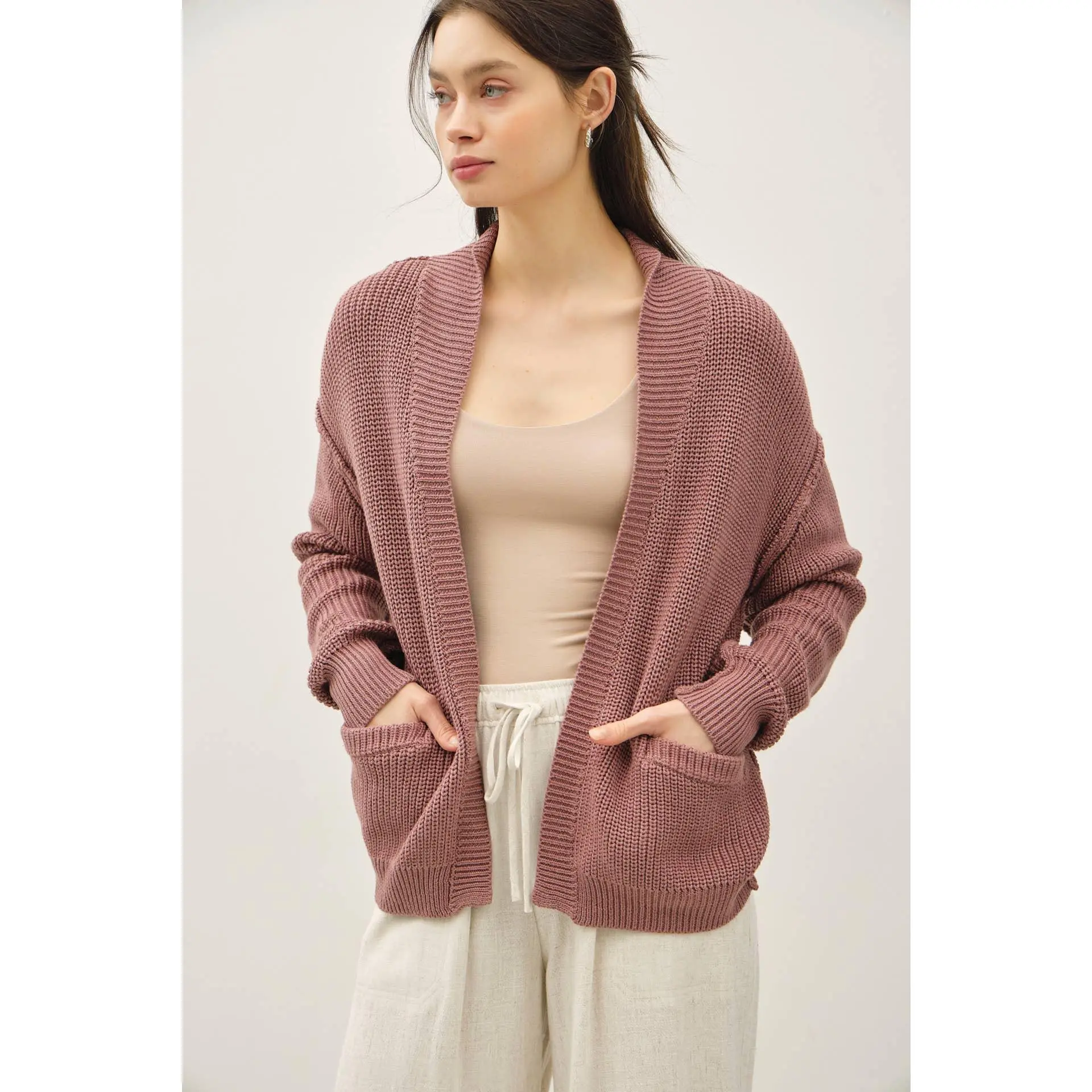 CHUNKY RIBBED KNIT RAW SEAM CARDIGAN