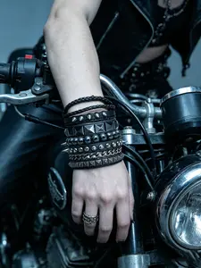 4pcs of women's eco-leather stud bracelets, men's pointed punk rock cuff wristband expression accessory set suitable for 80s and 90s clothing
