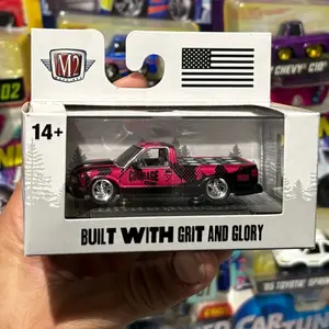 M2 1995 GMC sonoma 1:64 scale Diecast Truck