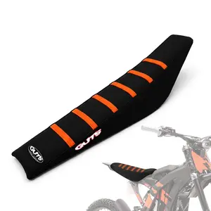 GUTS - Tuttio SOLEIL01 Ready-To-Go Ribbed Seat Cover