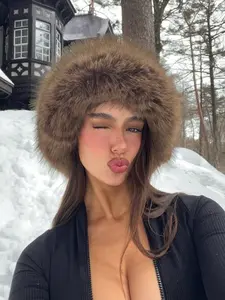 1PCFashion Plush Hat,  Warm Thickened Hat, Women's Fluffy Wide Brim Faux Fur Bucket Hat, Warm And Cozy Bucket Hat For Winter, Suitable For Stylish Street Outfits, Valentine's Day Gifts