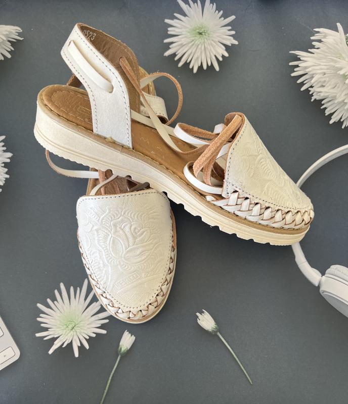 Mexican Huarache Sandals - Boho- Hippie - Vintage - Mexican - Leather - Shoes - Handmade - Gift for her - gift for mom - comfortable shoes - lace shoes