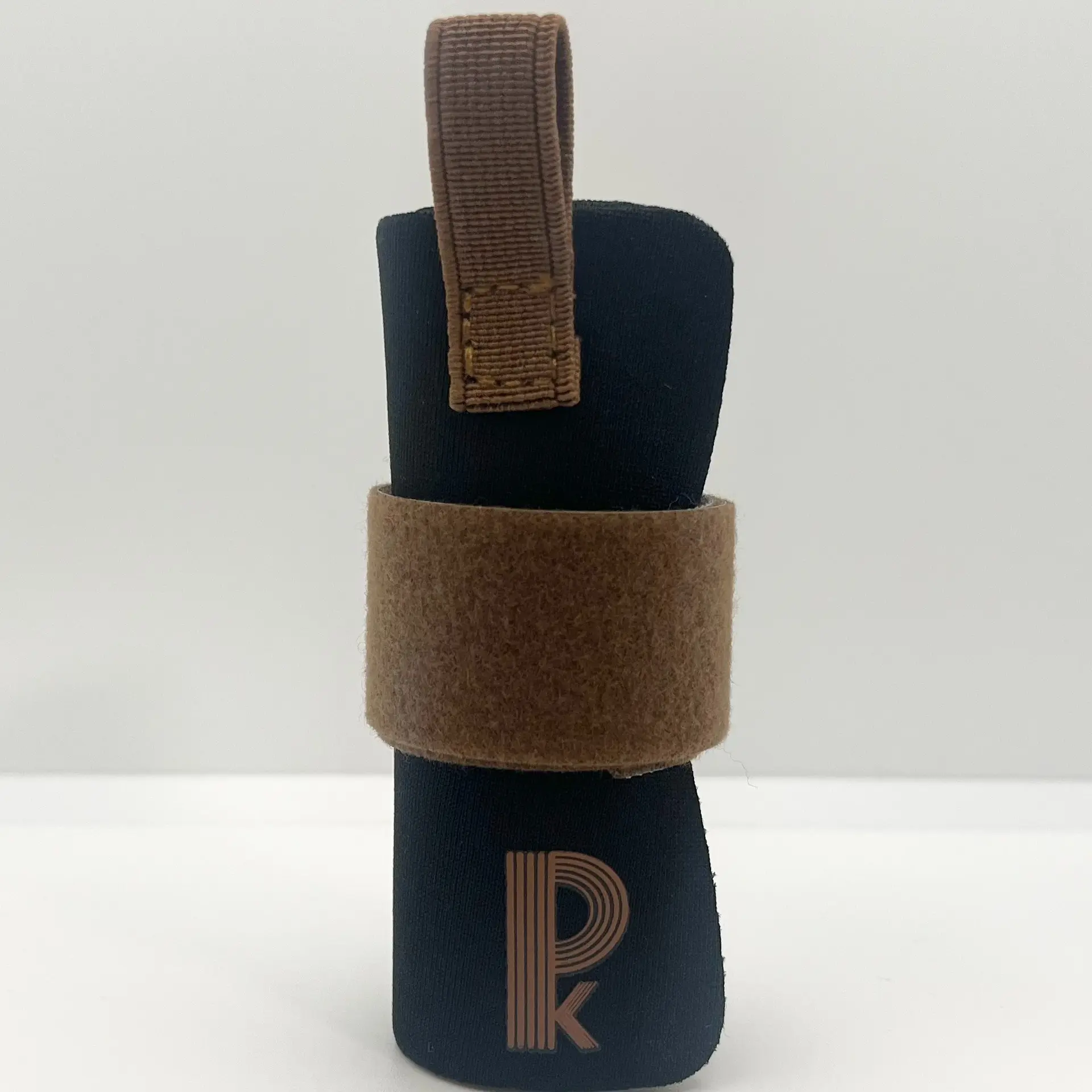 Pocket Koozie (Black) Beverage Insulator - Durable Neoprene, Keychain Clip, Stylish Design for Convenient Carry – Drinkware