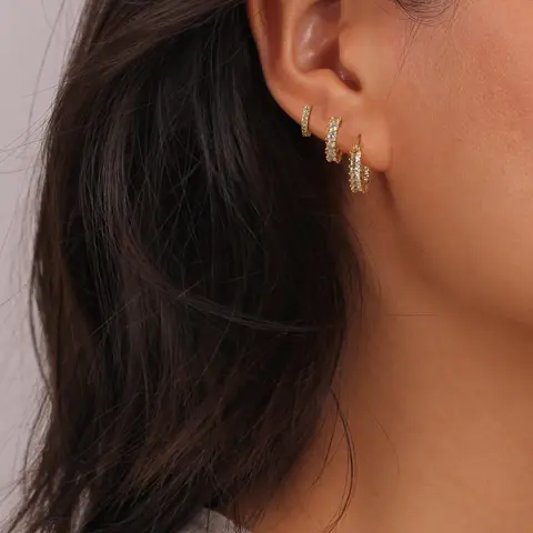 CAROVO 14K Gold-Plated Brass Huggie Style Earrings Set with Cubic Zirconia Rhinestones - Thick Hoops, Stone & Gold Accessories, Female Adult Daily Wear Fashion Jewelry