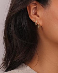 CAROVO 14K Gold-Plated Hoop Earrings Gold Plated Earring Set Rhinestone Cubic Zirconia Hoop Earrings   Chunky Small Gold-Plated Hoops Huggie Earring for Women Gold Jewelry for Woman