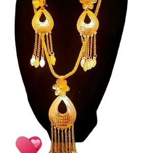 Women jeweries and earing wear for any occasion