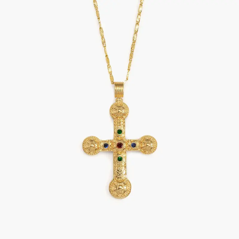 en route 18K Gold Plated XL Cross Chain Necklace in Gold, Oversized Chain with Bold Cross Detail, Ultimate Street-style Statement Piece for Layering or Solo Urban Looks