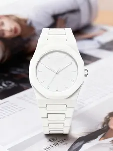A men's all white refreshing silicone tape skin friendly and non irritating circular large dial with simple and high aesthetic value, durable and fashionable Quartz Wristwatch, Modern Fashionable Wristwatch